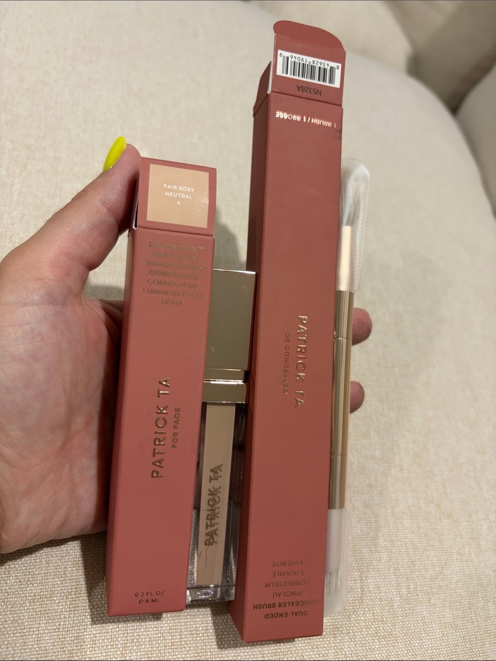 Patrick Ta Concealer Brush and concealer Shade 4